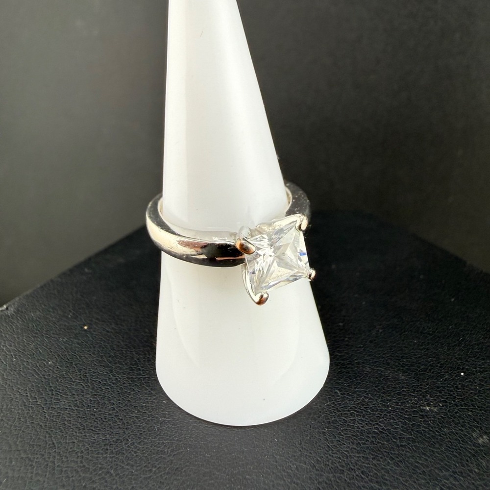 Vintage Solitaire Ring Silver Tone Square Cut Rhinestone Size 7.5
